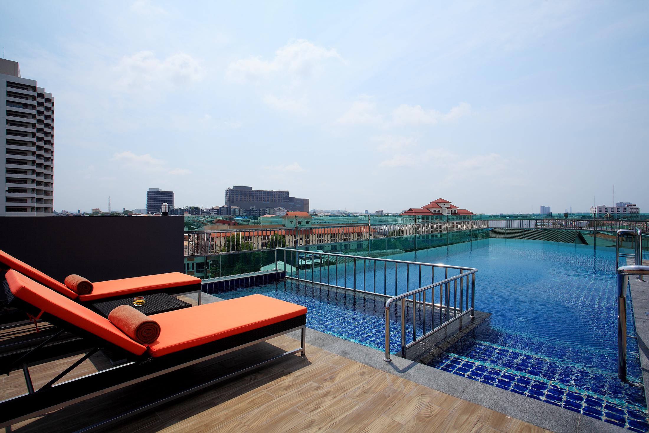 Nova Express Pattaya Hotel Экстерьер фото