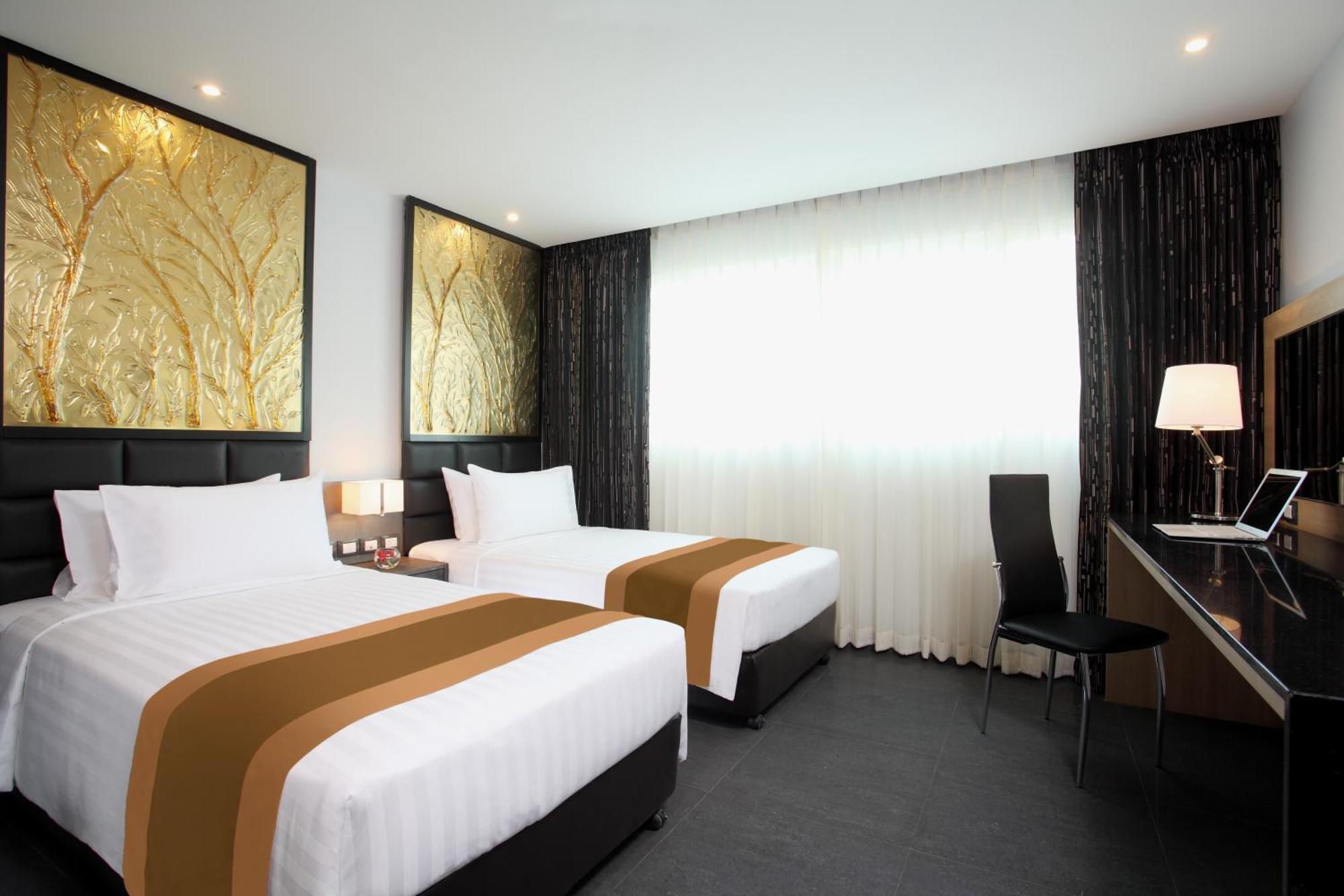 Nova Express Pattaya Hotel Экстерьер фото