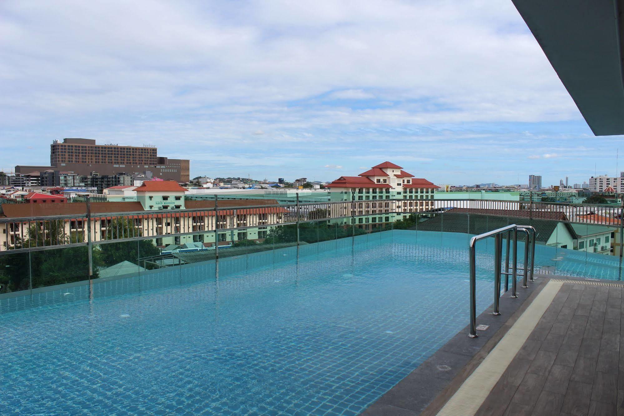 Nova Express Pattaya Hotel Экстерьер фото