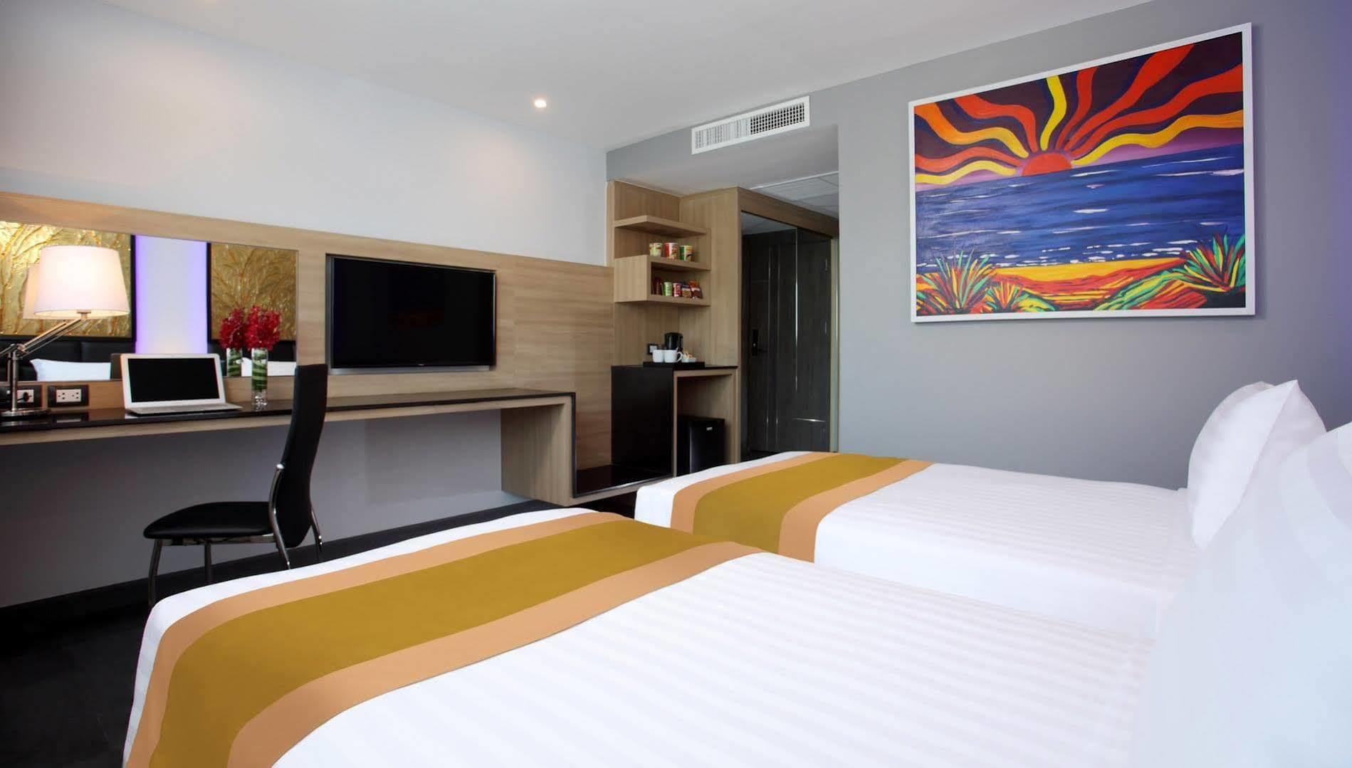 Nova Express Pattaya Hotel Экстерьер фото